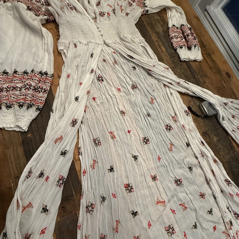 Free People Bohemian White Maxi top with Embroidered Details - Picture 5 of 8